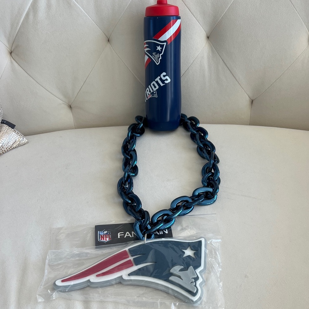 New England  Blue Fan Chain